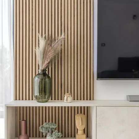 Luxury Roma 1 ,with Heated Saltwater Pool, Parking, High Speed Internet, Bbq, Villa Podstrana