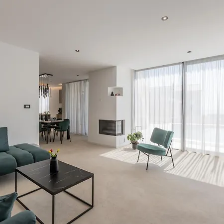 Luxury Roma 1 ,with Heated Saltwater Pool, Parking, High Speed Internet, Bbq, * Podstrana