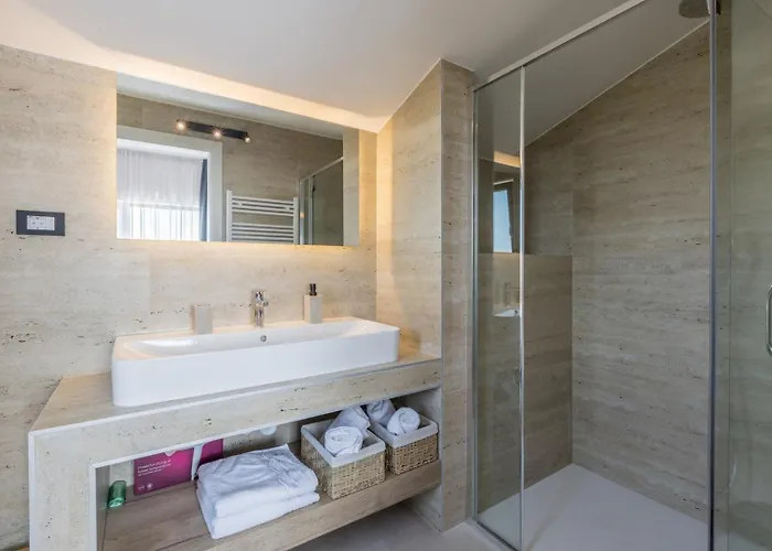 Villa Luxury Roma 1 ,with Heated Saltwater Pool, Parking, High Speed Internet, Bbq, *