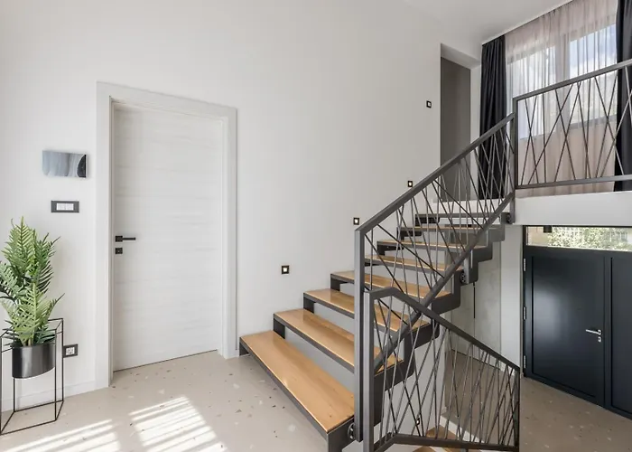 Villa Luxury Roma 1 ,with Heated Saltwater Pool, Parking, High Speed Internet, Bbq, *