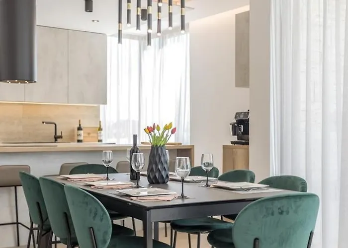 Villa Luxury Roma 1 ,with Heated Saltwater Pool, Parking, High Speed Internet, Bbq, *